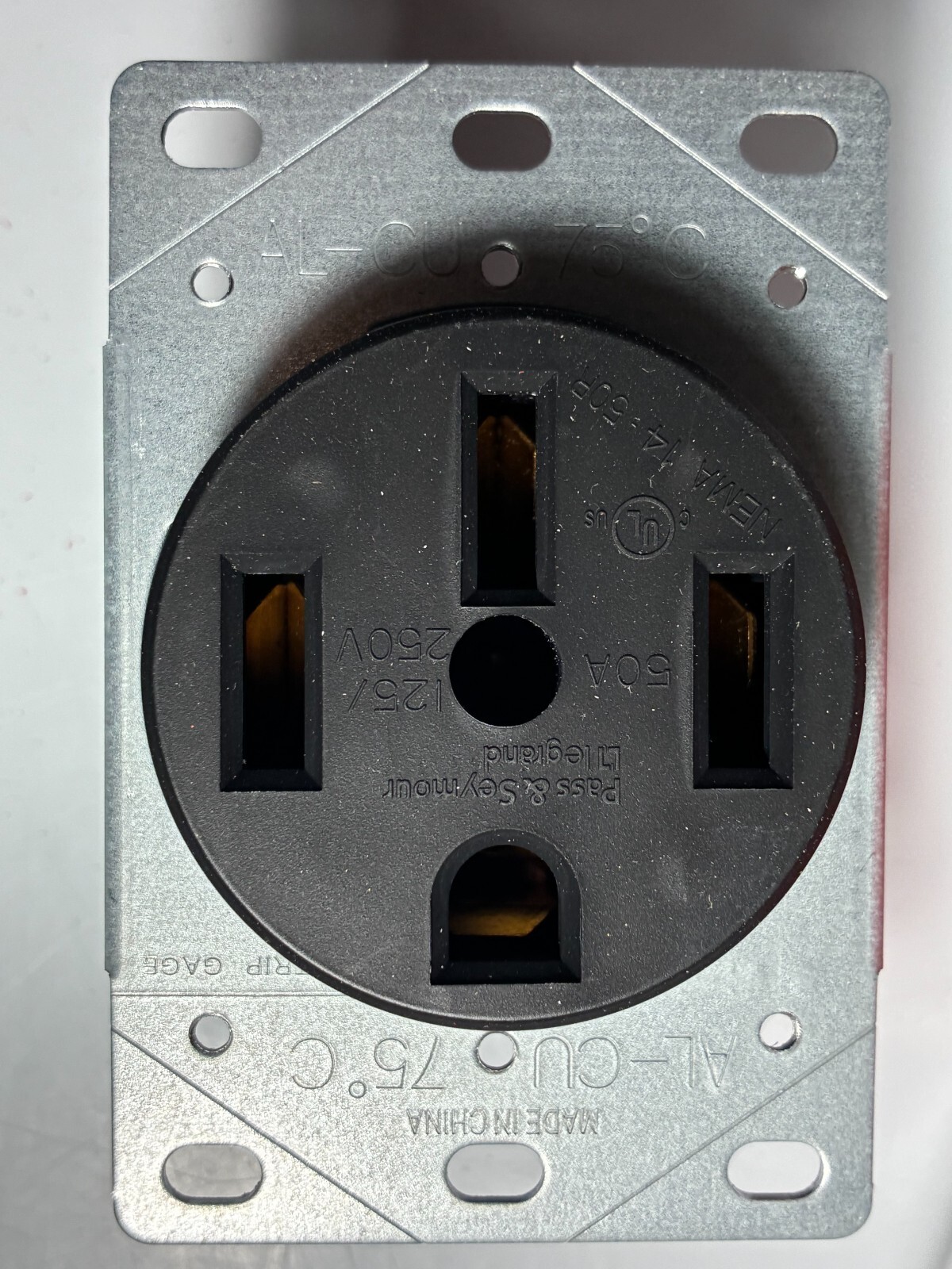 Oven/Car Charger Receptacle 50-Amps 250-Volt (NEMA 14-50R) Legrand 3894  NEW-BOX