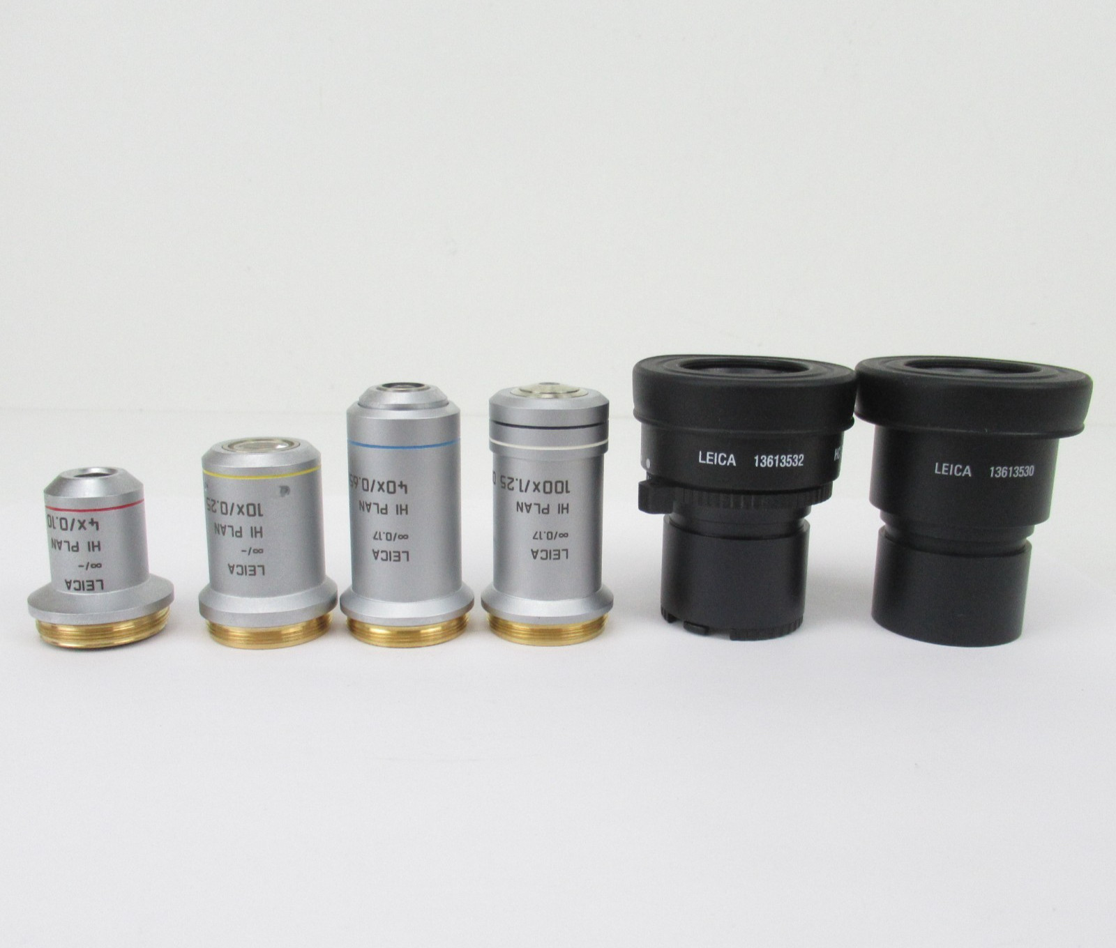 LEICA DM750 BINOCULAR MICROSCOPE W/ OBJETIVE SET & 10X EYEPIECES