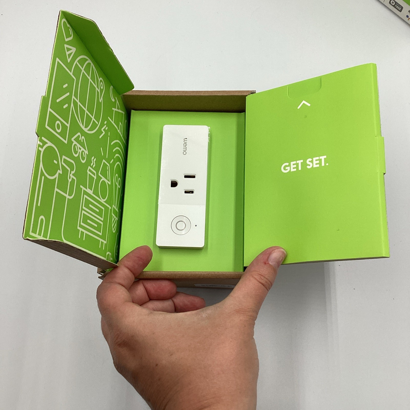WeMo F7C063 WiFi Smart Plug with Alexa, Google Assistant, & Nest Systems