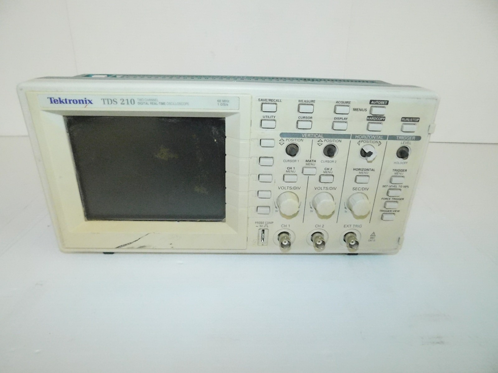 TEKTRONIX TDS 210 TWO CHANNEL DIGITAL REAL TIME OSCILLOSCOPE (MIQ102)