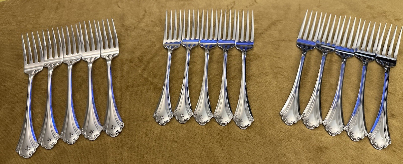 Oneida FALKIRK (5) Dinner Forks Stainless Steel Glossy USA  — MINT — (3available