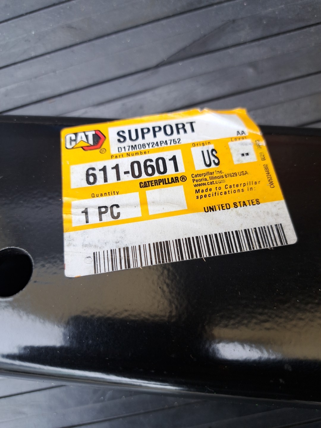 CAT 611-0601 DRUM SCRAPER SUPPORT OEM PART COMPACTOR CB13