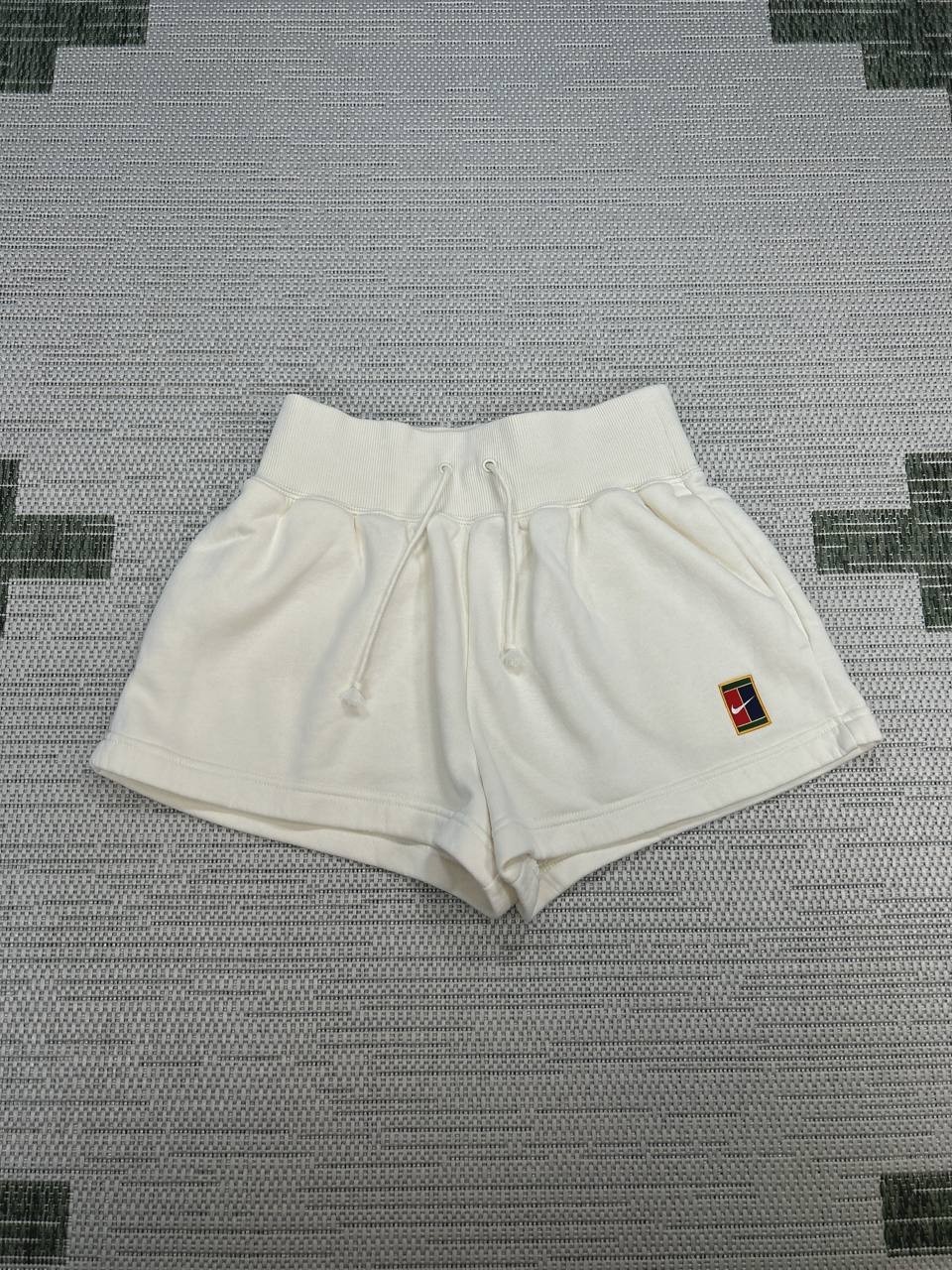 Nike Court Heritage Fleece Shorts Womens Small White Cotton Loose Fit Athleisure