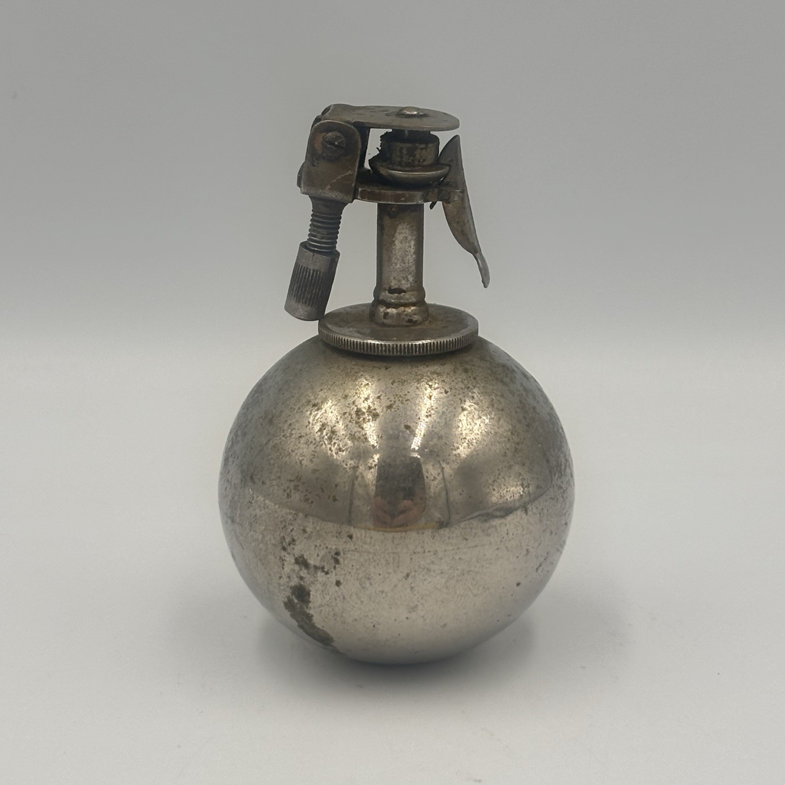 VINTAGE BALL HAND GRENADE LIGHTER * MADE IN JAPAN PARTS/RESTORATION UNTESTED