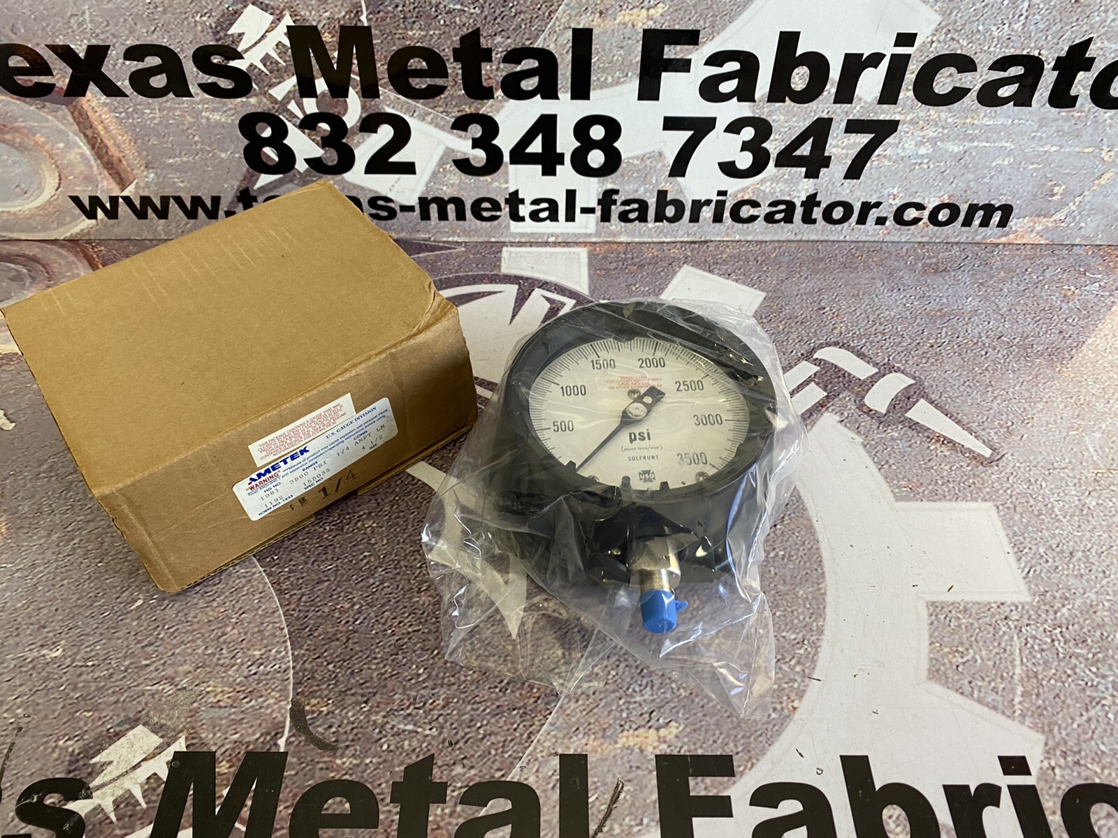 Ametek 1981 Pressure Gauge 0-3500PSI Conn. 1/4” ANPT LM Size 4 1/2” 155035
