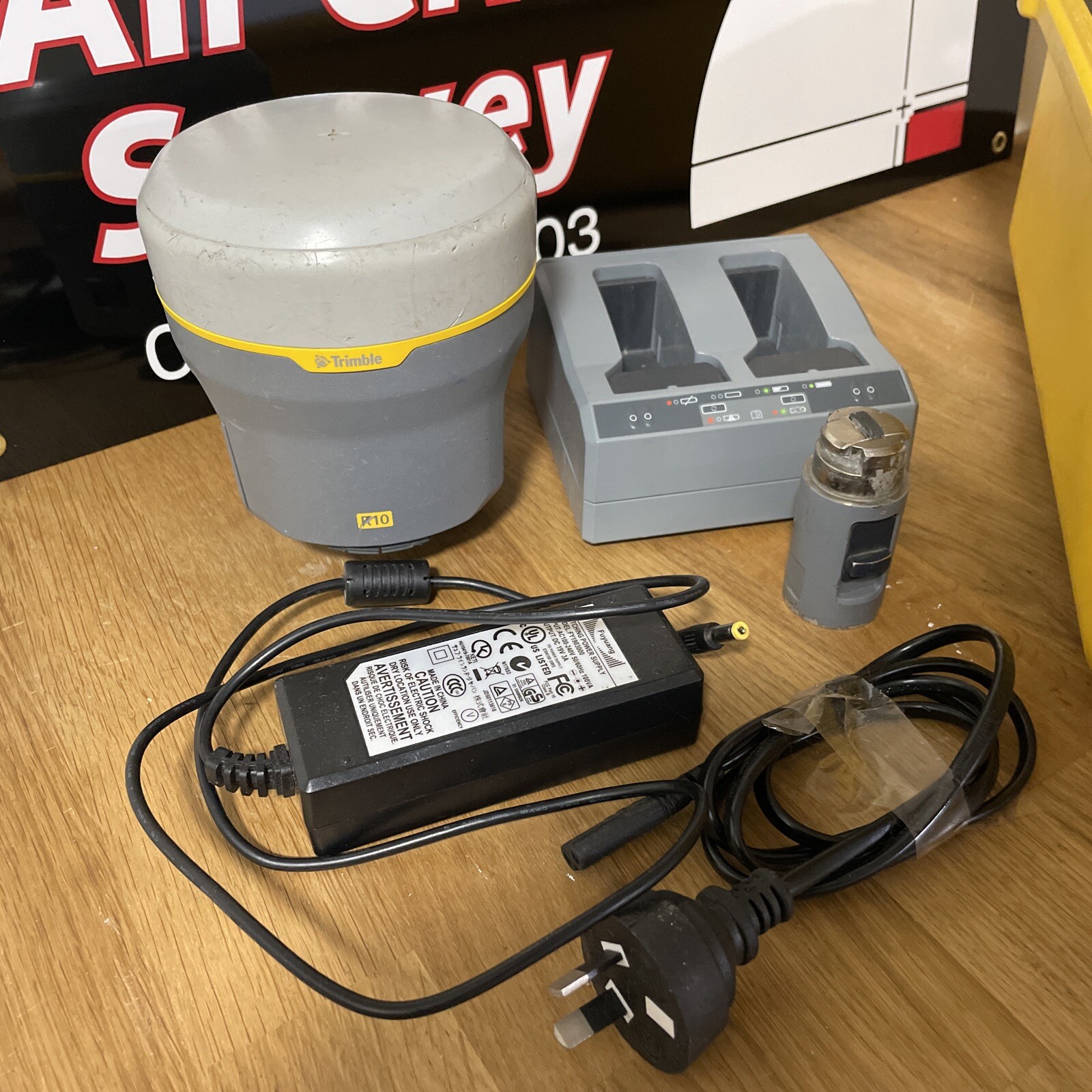 Trimble R10 GPS