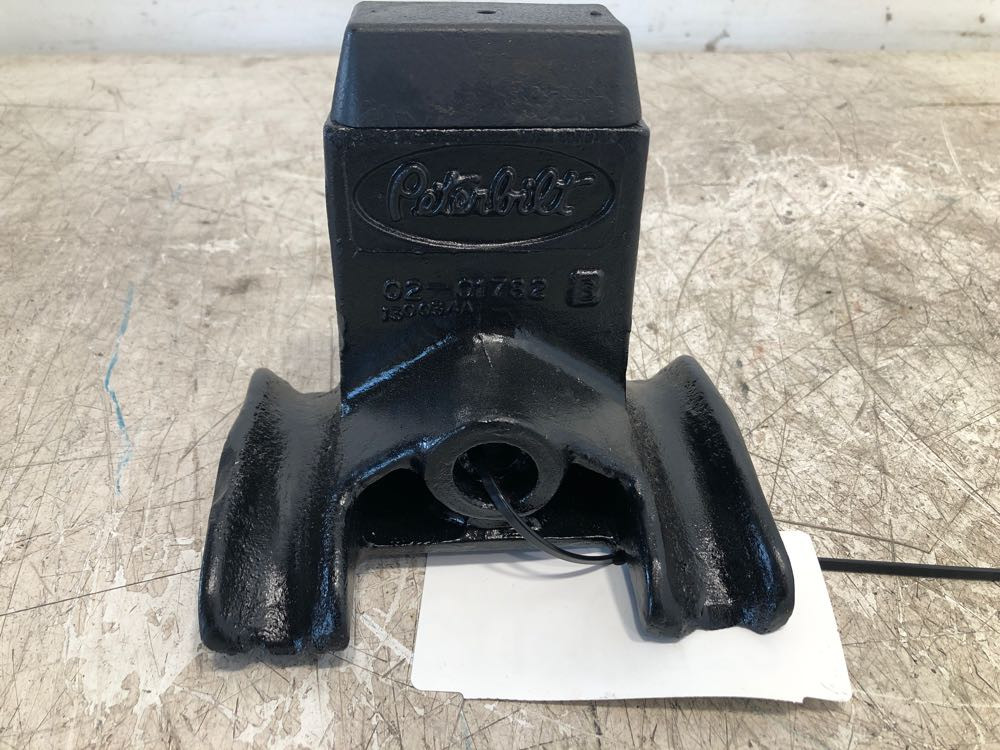 1999 Peterbilt 379 Suspension Bracket (641-11652)