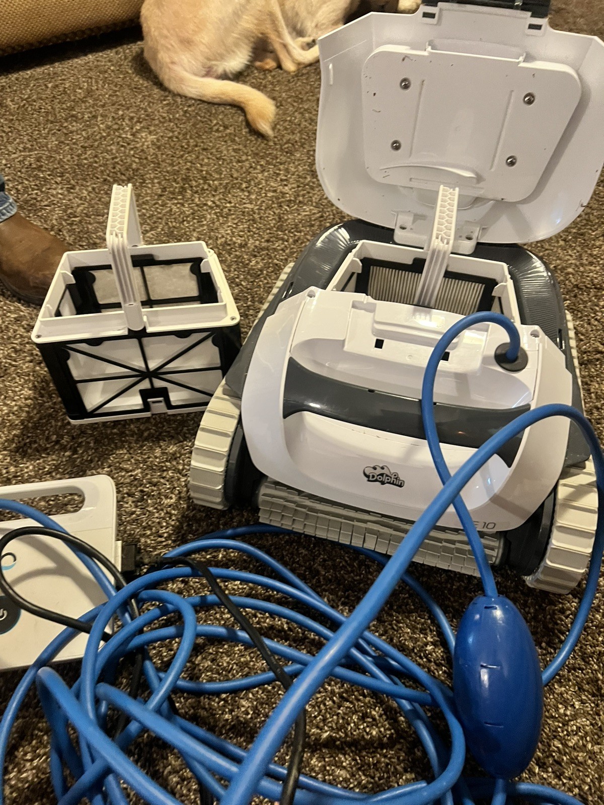 Dolphin E10 Automatic Robotic Pool Vacuum Cleaner, for parts or repair