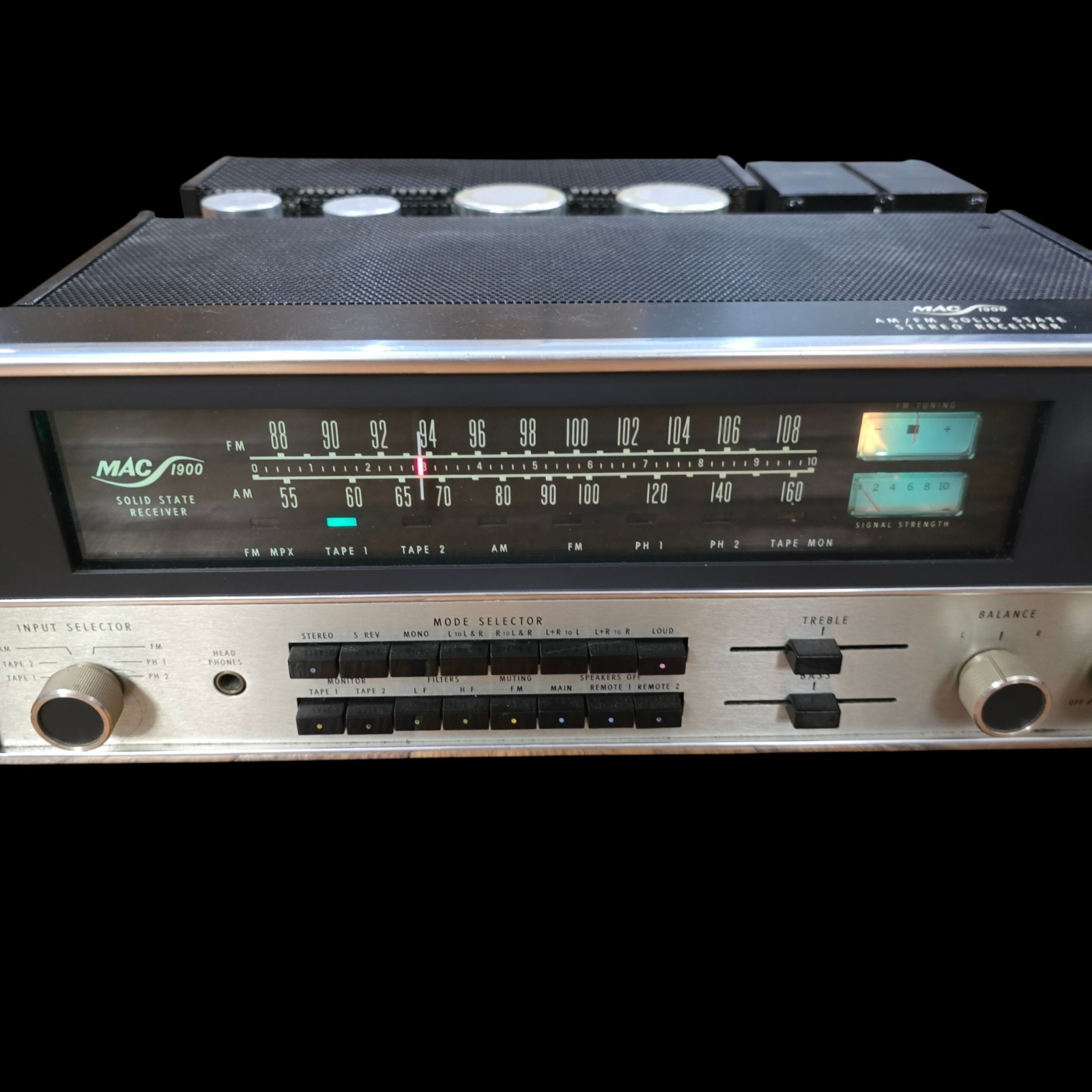 McIntosh MAC 1900 Solid State Stereo Receiver with Analog Tuner Dial working