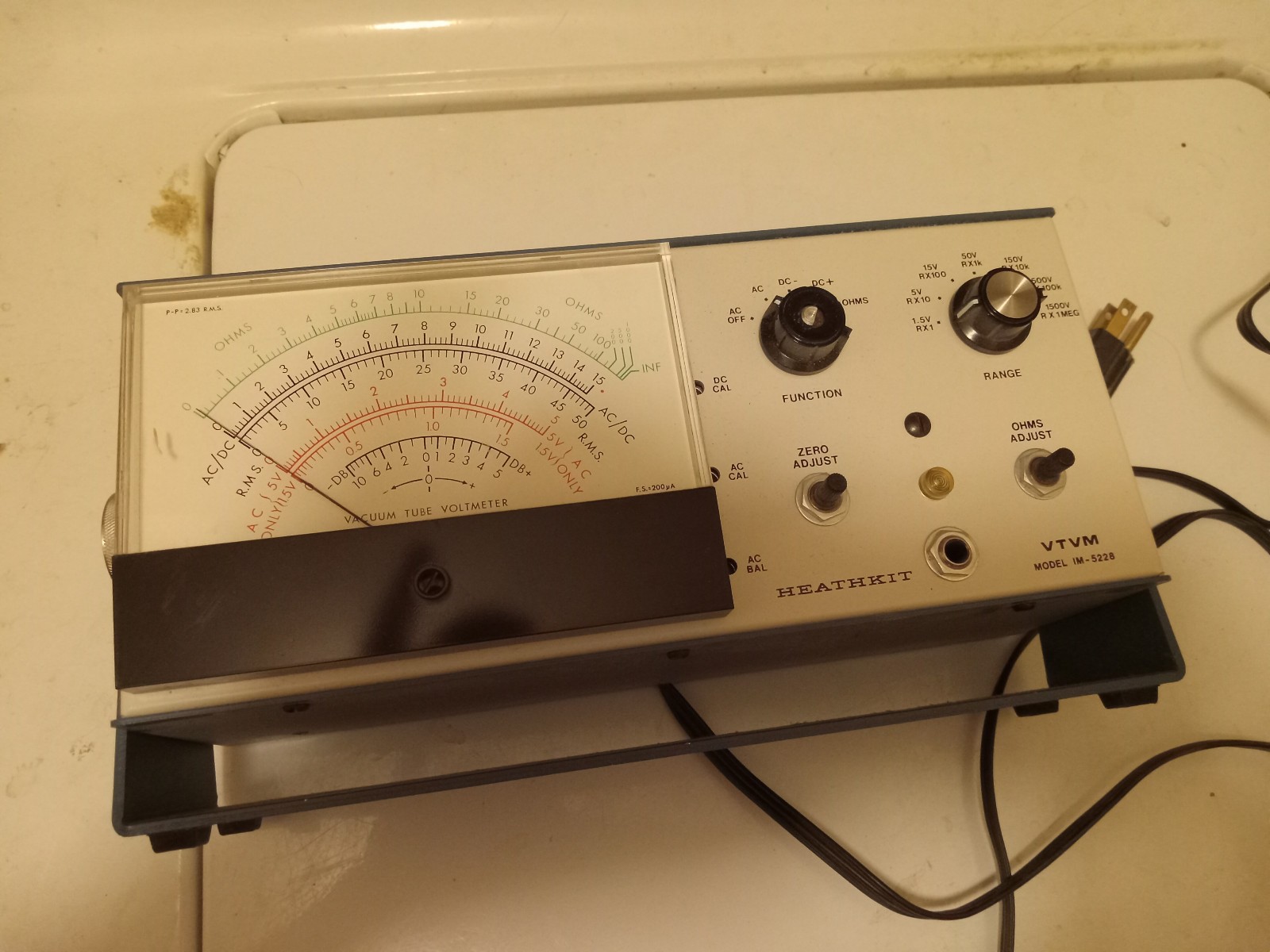 Heathkit Vacuum Tube Voltmeter (VTVM) Model IM-5228