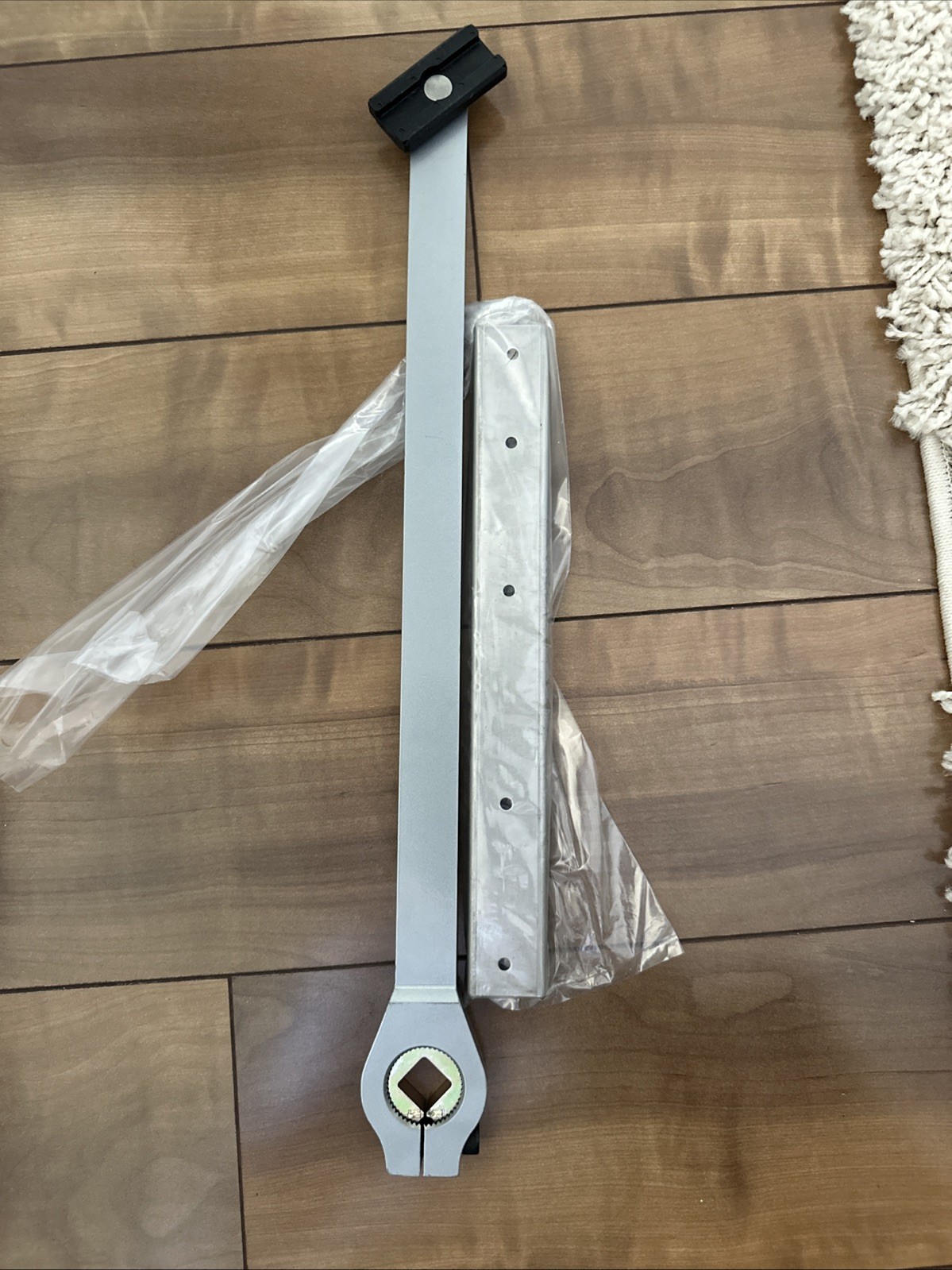 LCN arm for 9540 series electromechanical   Silver