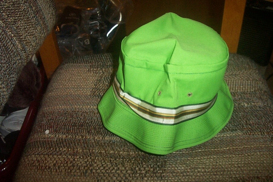 BRAND NEW Wilson Vintage Bucket hat deal  Green  size  medium