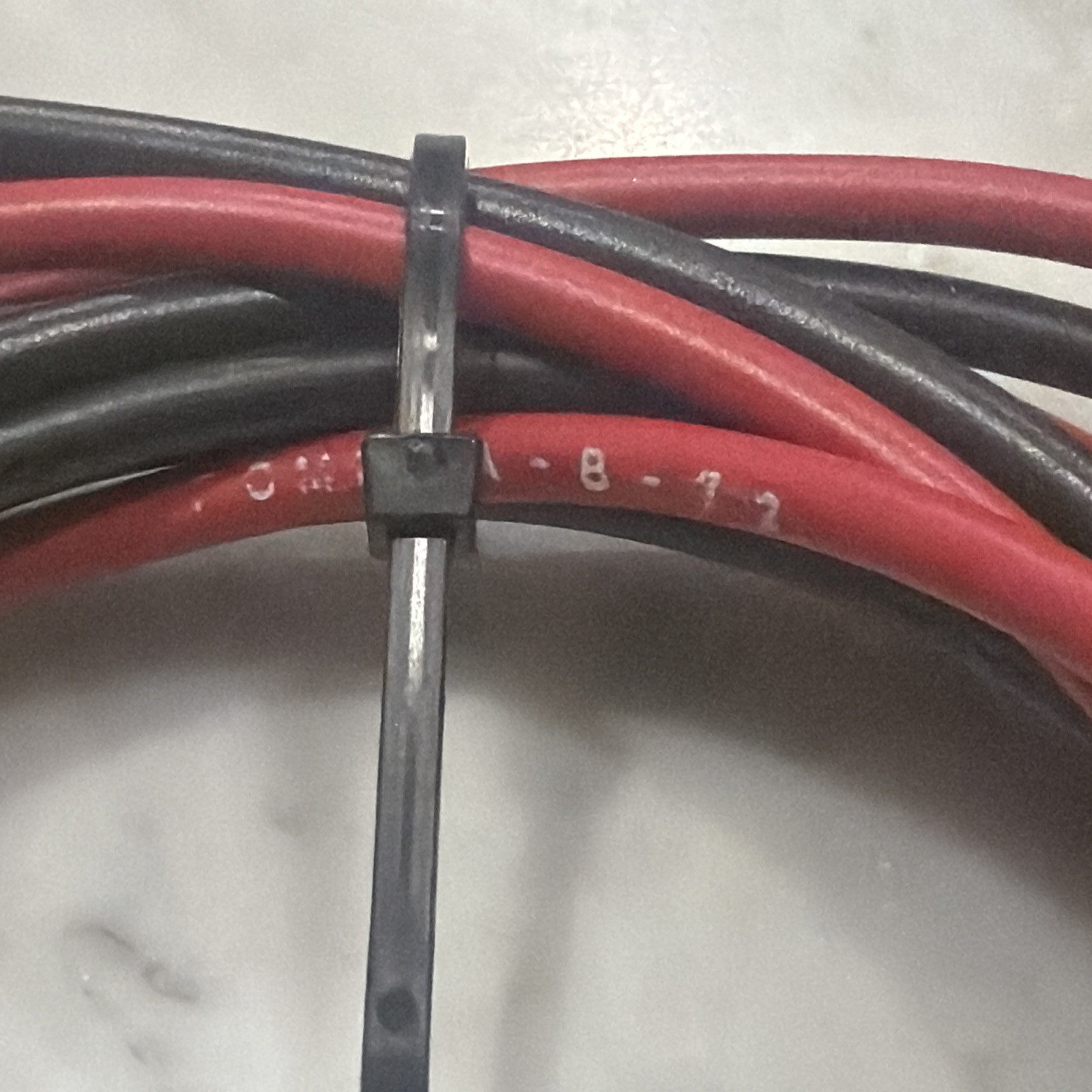 (2) 72" POMONA BANANA Cables B-72 Red & Black