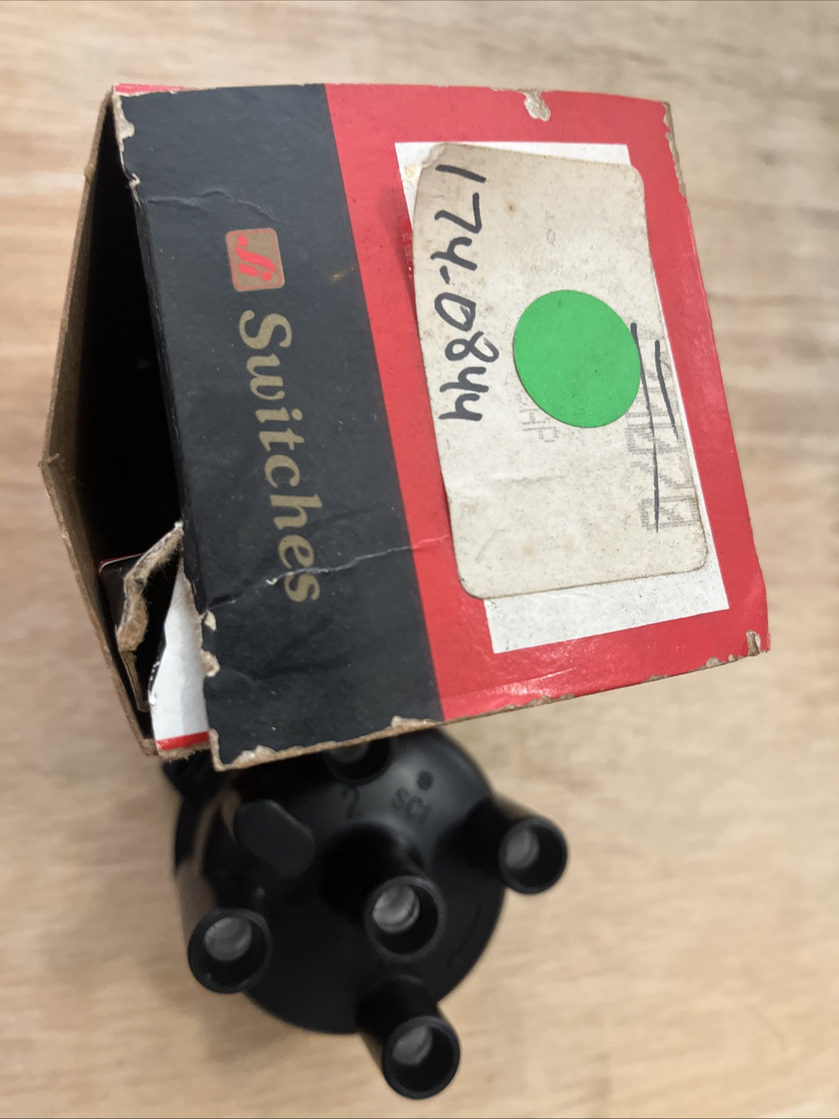 Switches 174-0844