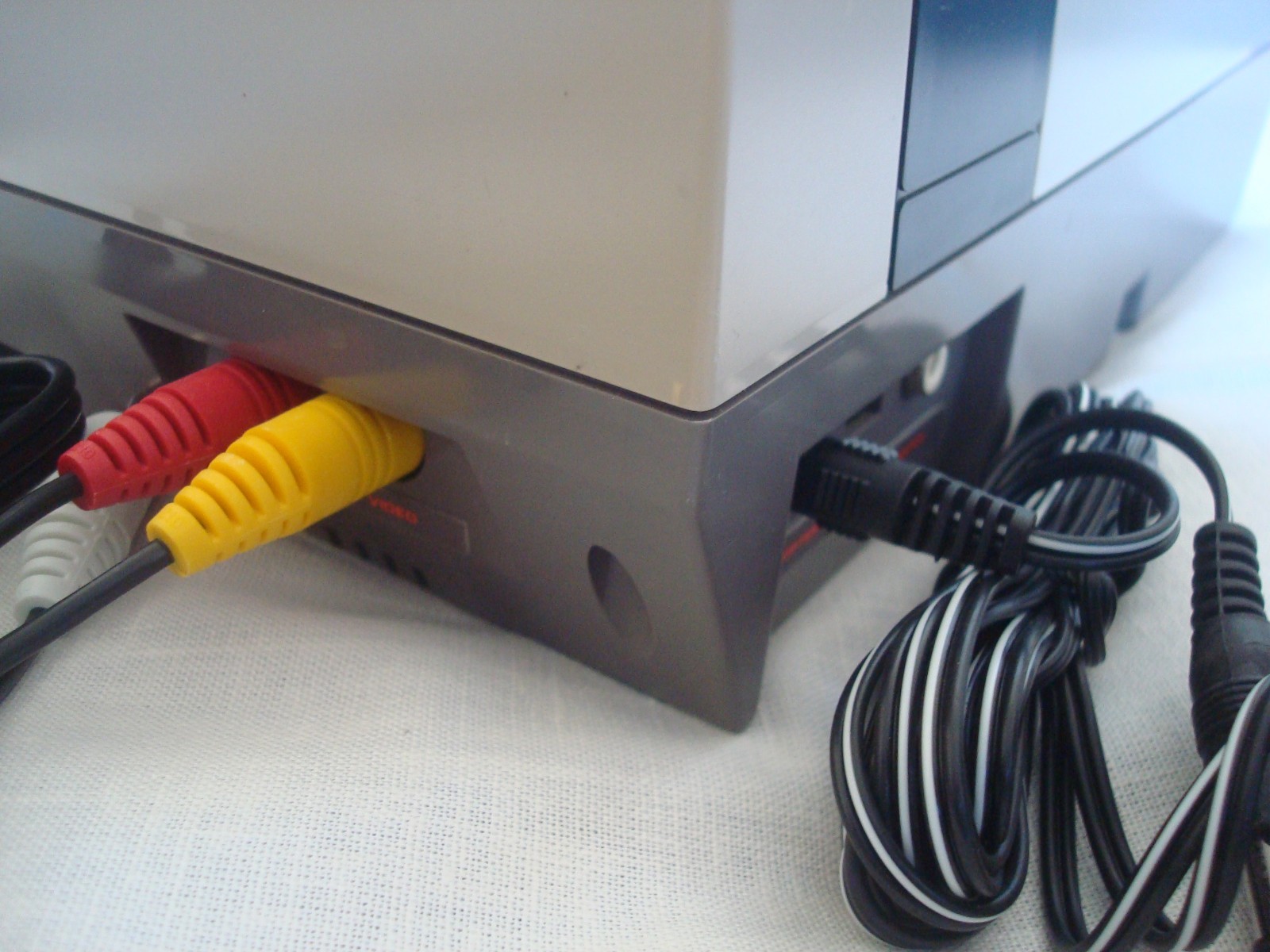 NES Nintendo System Hook-ups kit AC ADAPTER + AV CABLE Brand New Set GUARANTEE