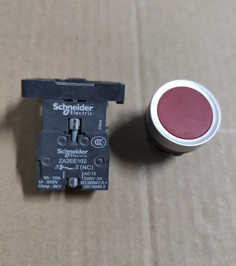 1PC NEW Schneider Flat-head button XA2EH042 red 1NC #YY