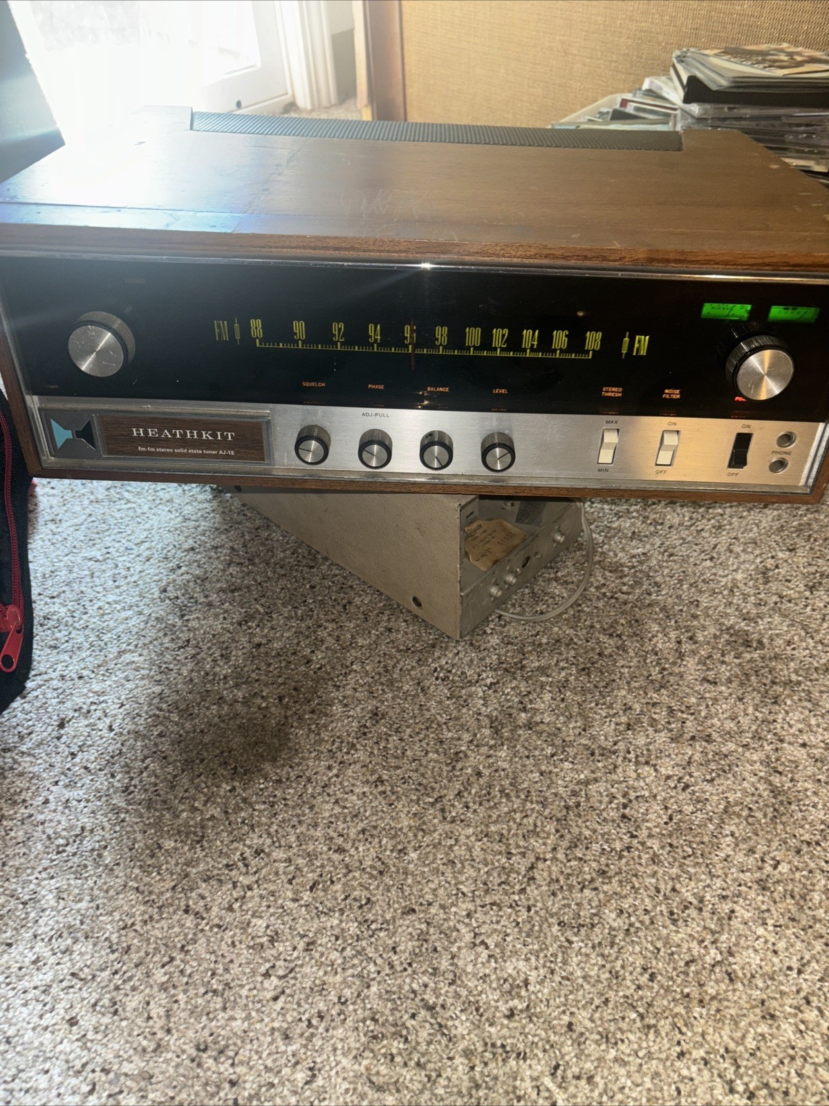 Vintage Heathkit AJ-15 Solid State Stereo Tuner Powers Up.