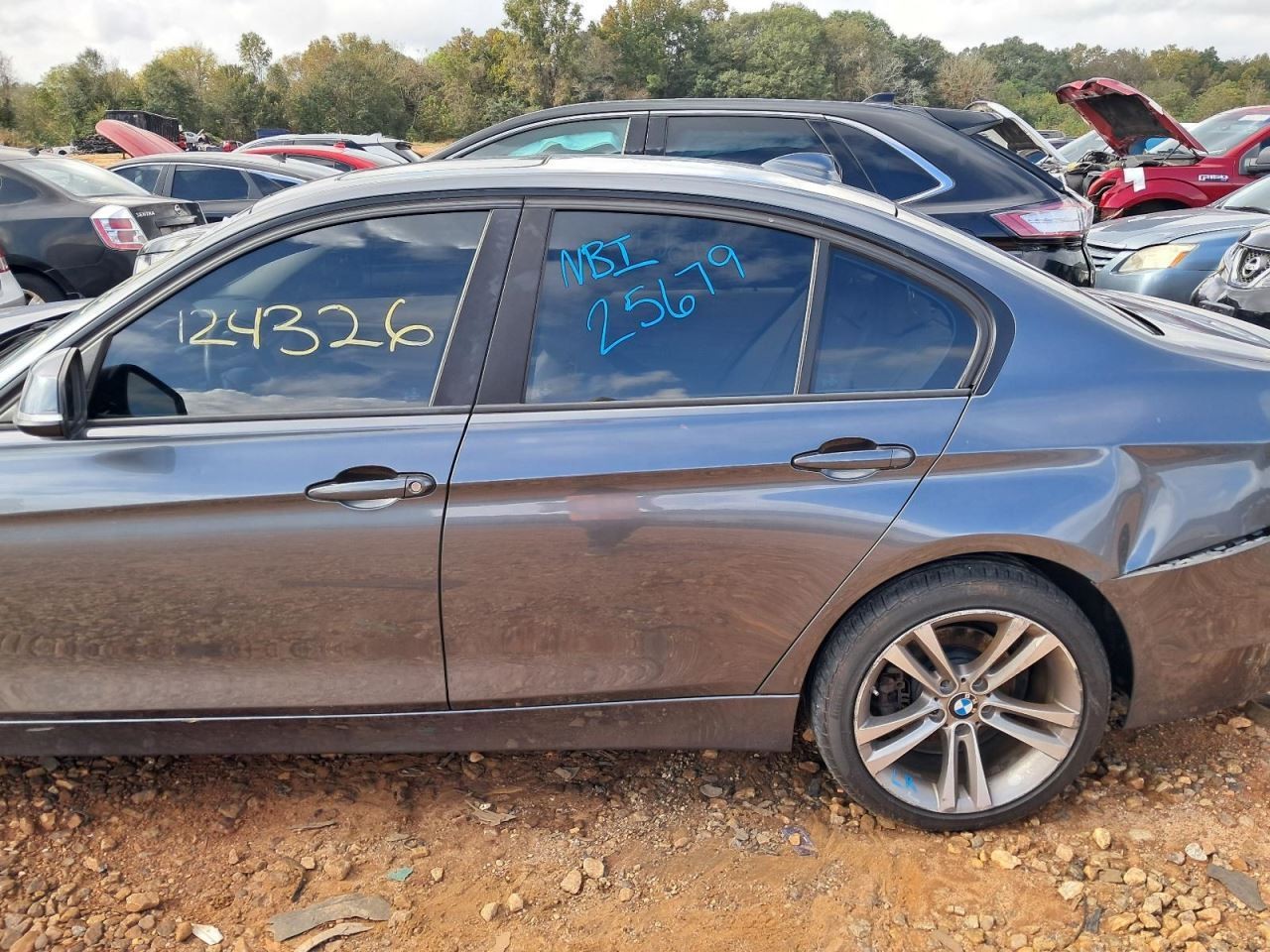 320I 2014 Glove Box 4816732