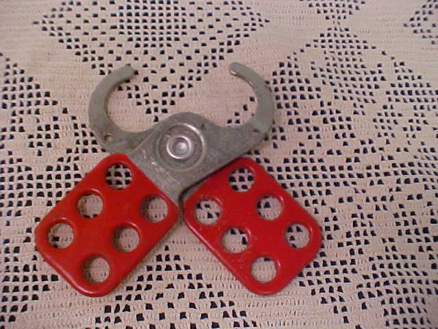Master Lock Lockout Hasp Snap-On 6 Lock Red Rubber Good Condition