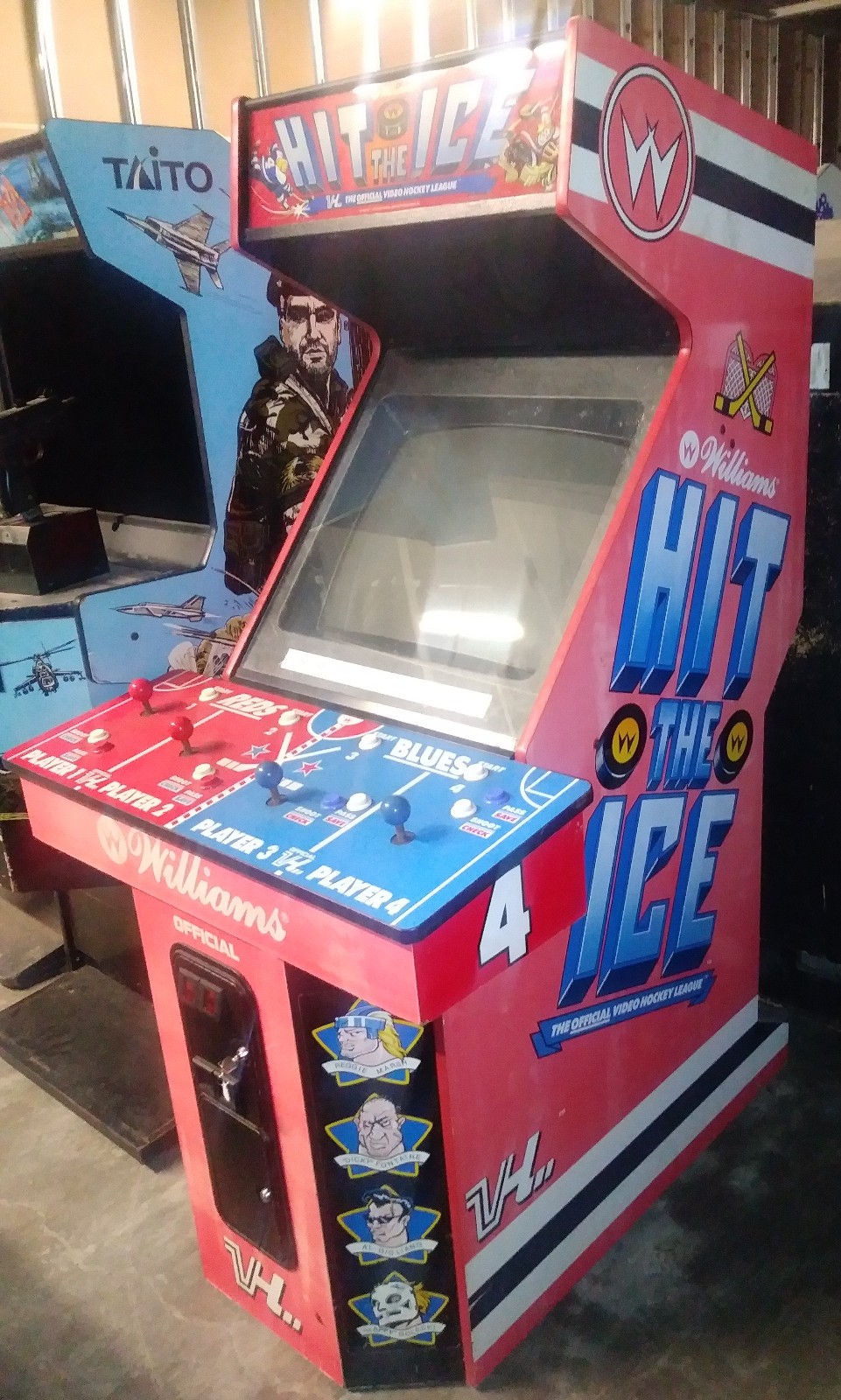HIT THE ICE ARCADE MACHINE by WILLIAMS 1990 - 4 PLAYER (Excellent Condition)