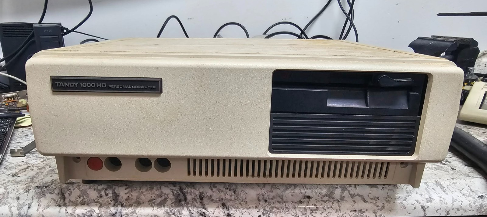 VINTAGE Tandy 1000 HD HARD DISK PERSONAL COMPUTER Tested to Power/Post - Special