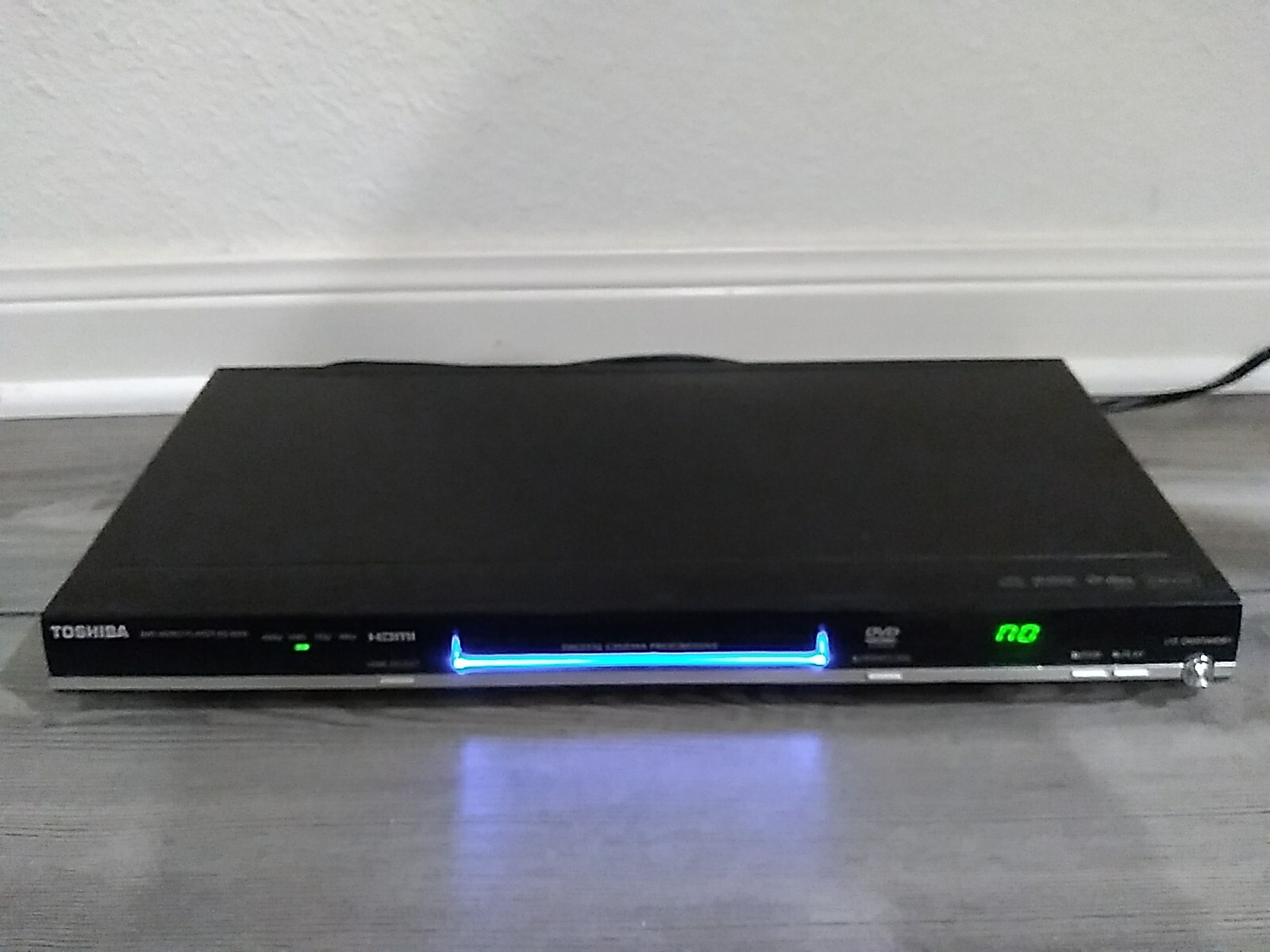 Toshiba SD-6000 DVD Video Player SD-6000KU Lightweight No Remote