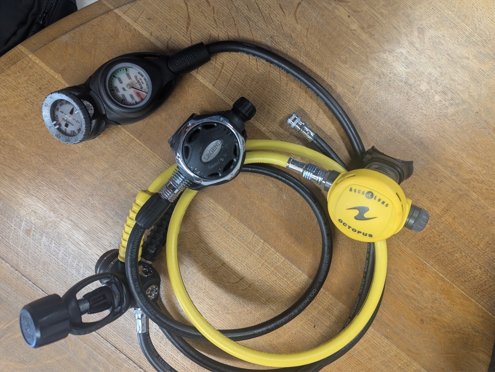 Aqualung Legend regulator with Aqualung Octopus--Recently Serviced (10/06/25)