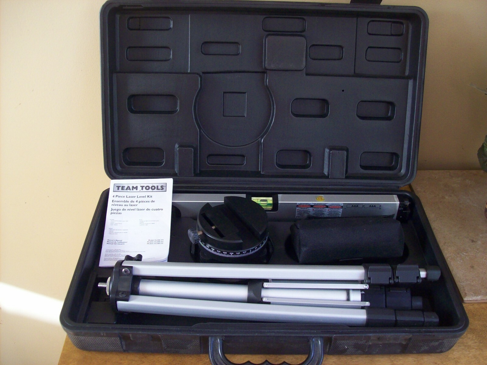 Team Tools 4 Piece Laser Level Kit. NEVER USED.