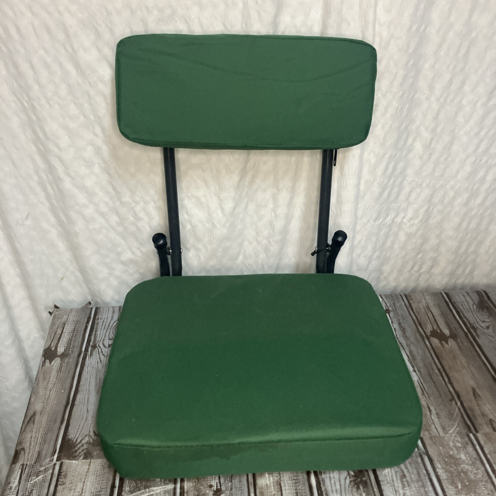 Stansport Green Foldable Stadium Seat Cushioned Portable