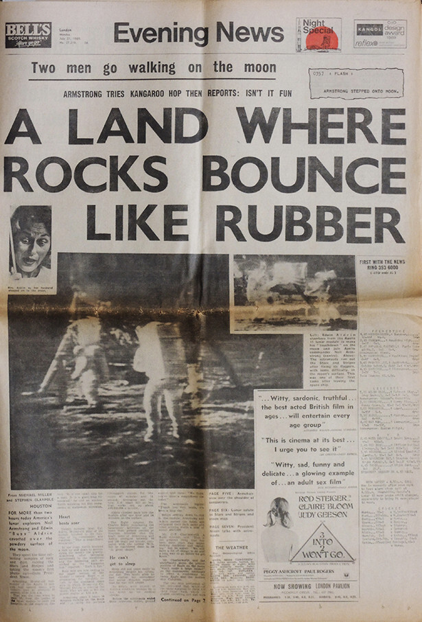 LONDON EVENING NEWS NEWSPAPER 21 JULY 1969 . MAN ON THE MOON LUNAR WALK COVER