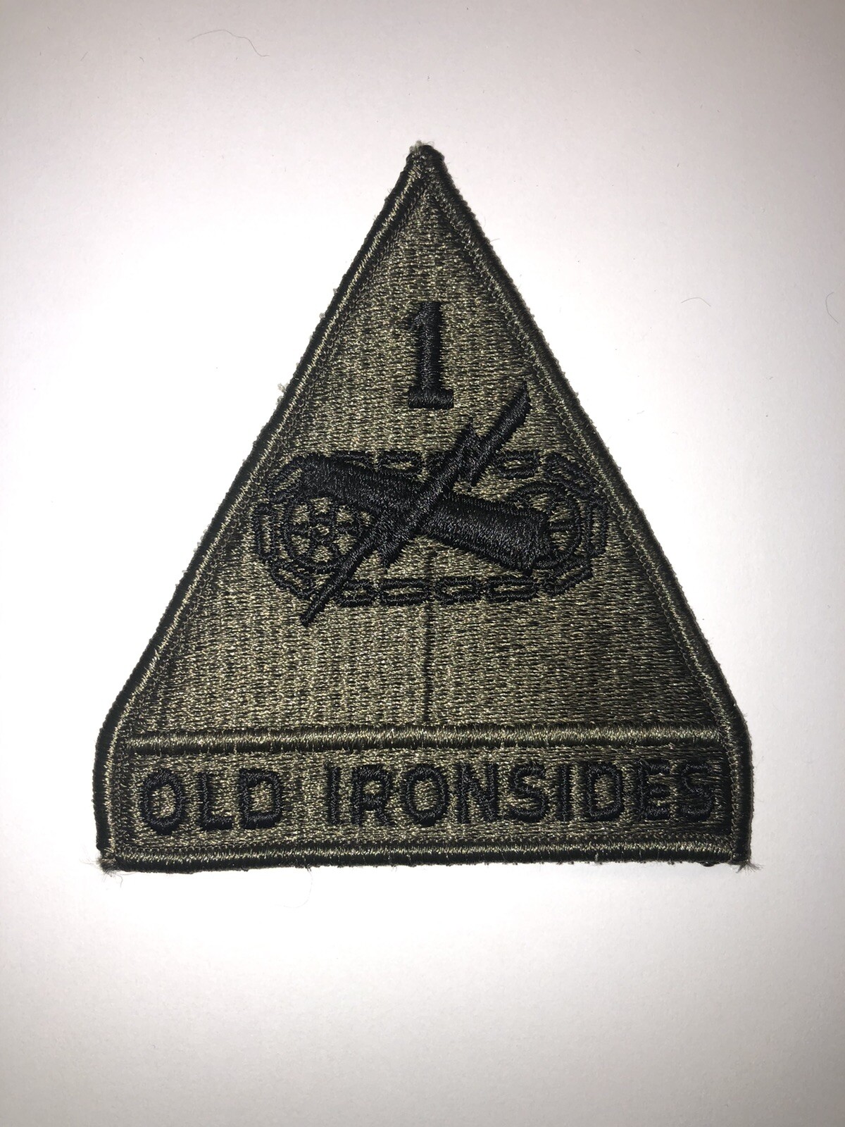 1st Armored Division Subdued U.S. Army Shoulder Patch Insignia