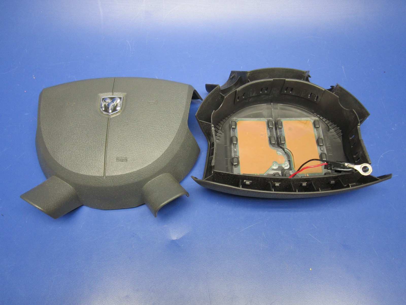 2005 2006 2007 2008 04 05 06 07 08 DODGE RAM STEERING WHEEL HORN emblem KHAKI