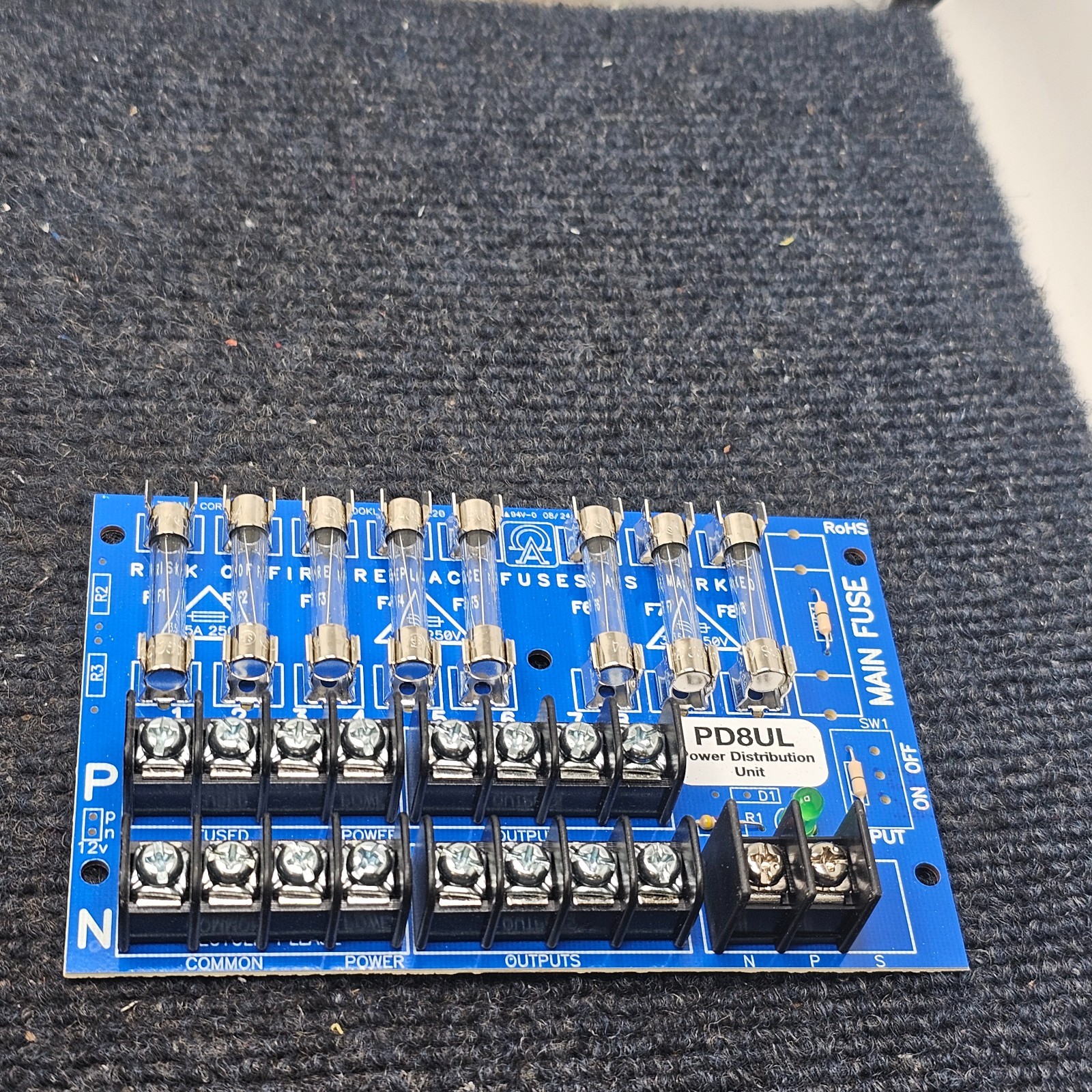 Altronix PD8UL: Power Distribution Module Eight (8) Fuse Protected