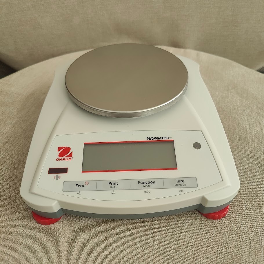 Ohaus NV222 AM | Multi Purpose Portable Balance 220g Capacity/0.01g Readability
