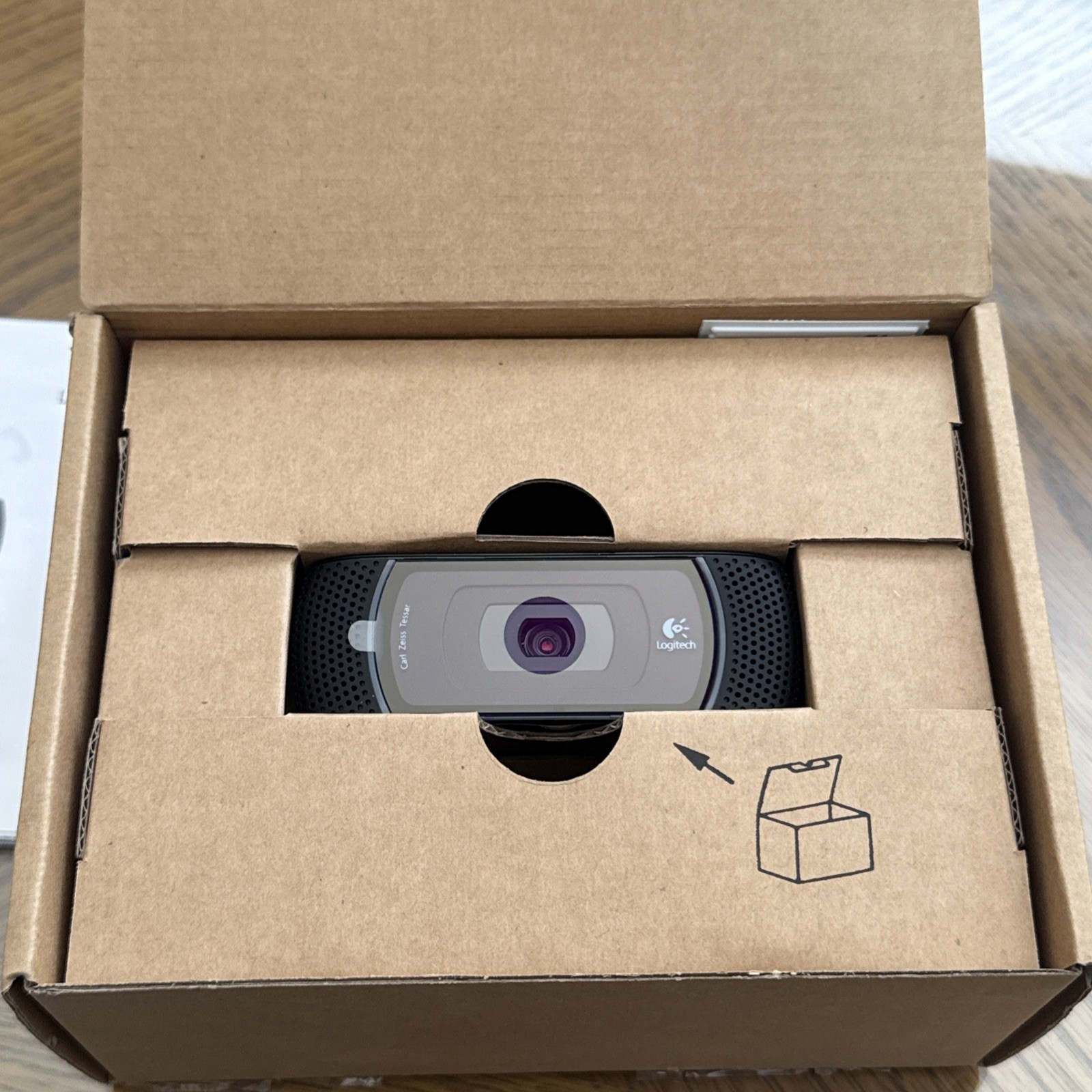 Logitech B910 HD Webcam New -open box
