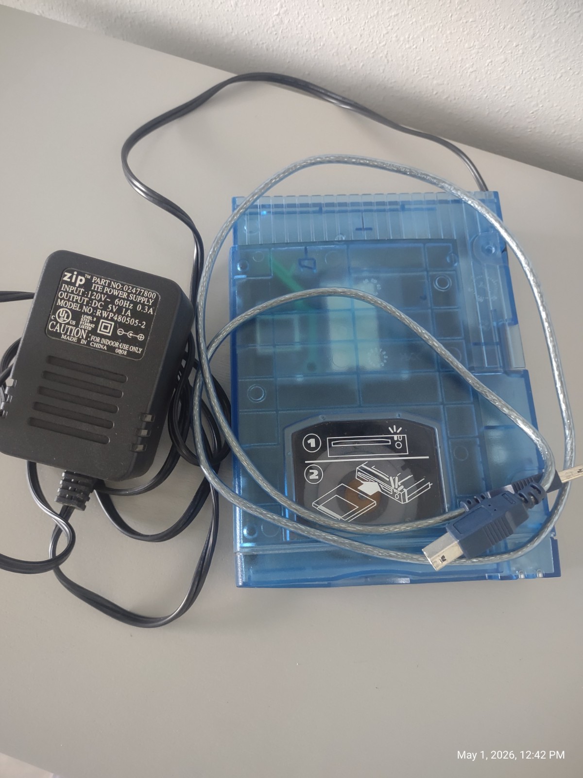 Iomega Zip 100 USB External Disk Drive Z100USB Translucent Blue - Parts Only