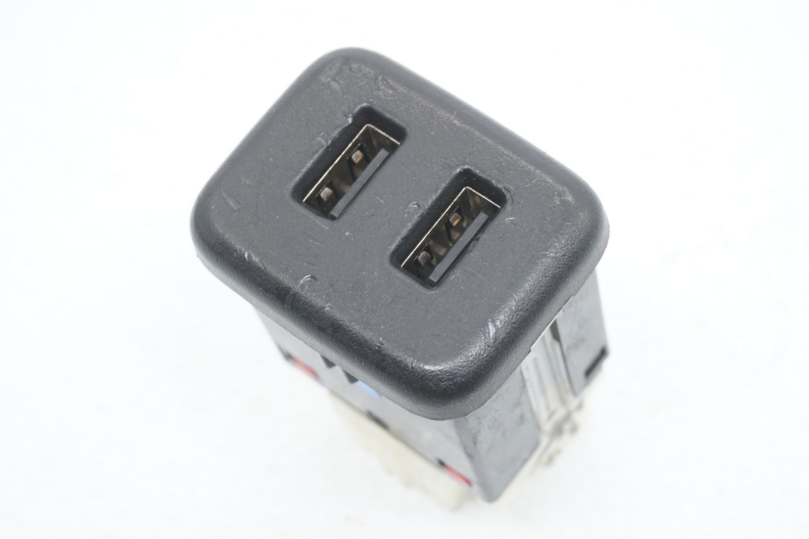 2018-2022 GMC TERRAIN OME CENTER CONSOLE DUAL USB JACK POWER OUTLET