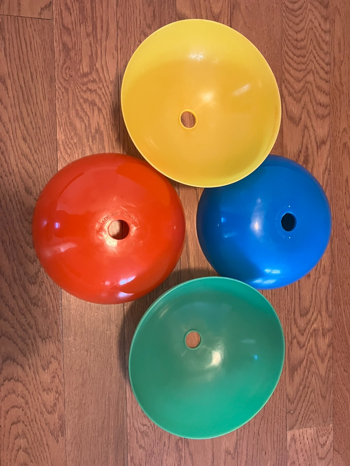 Soft Dome Cone set of 4  Field Markers Soccer Agility gym activity training