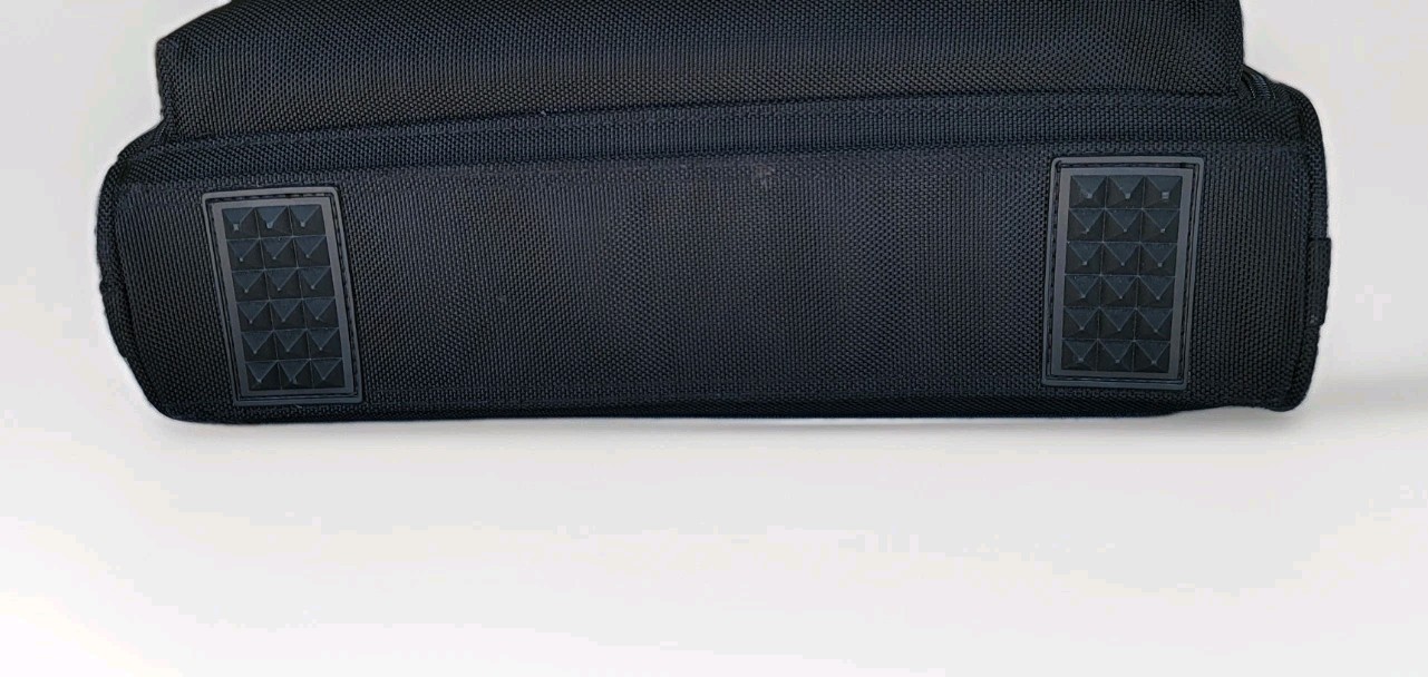 Brookstone Laptop Shuttle Padded Nylon Briefcase Black