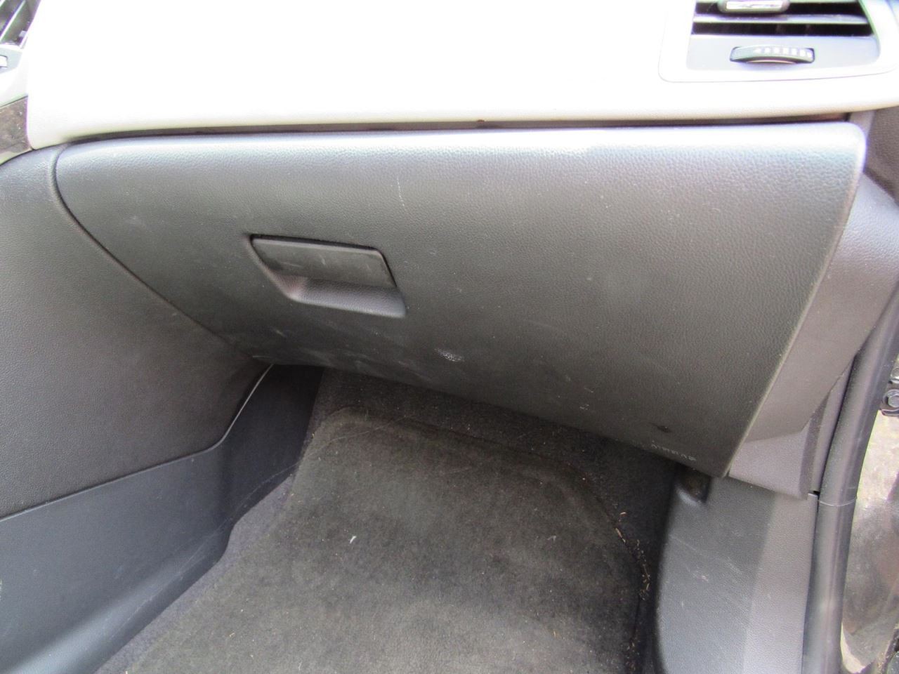 VERANO    2017 Glove Box 1053870