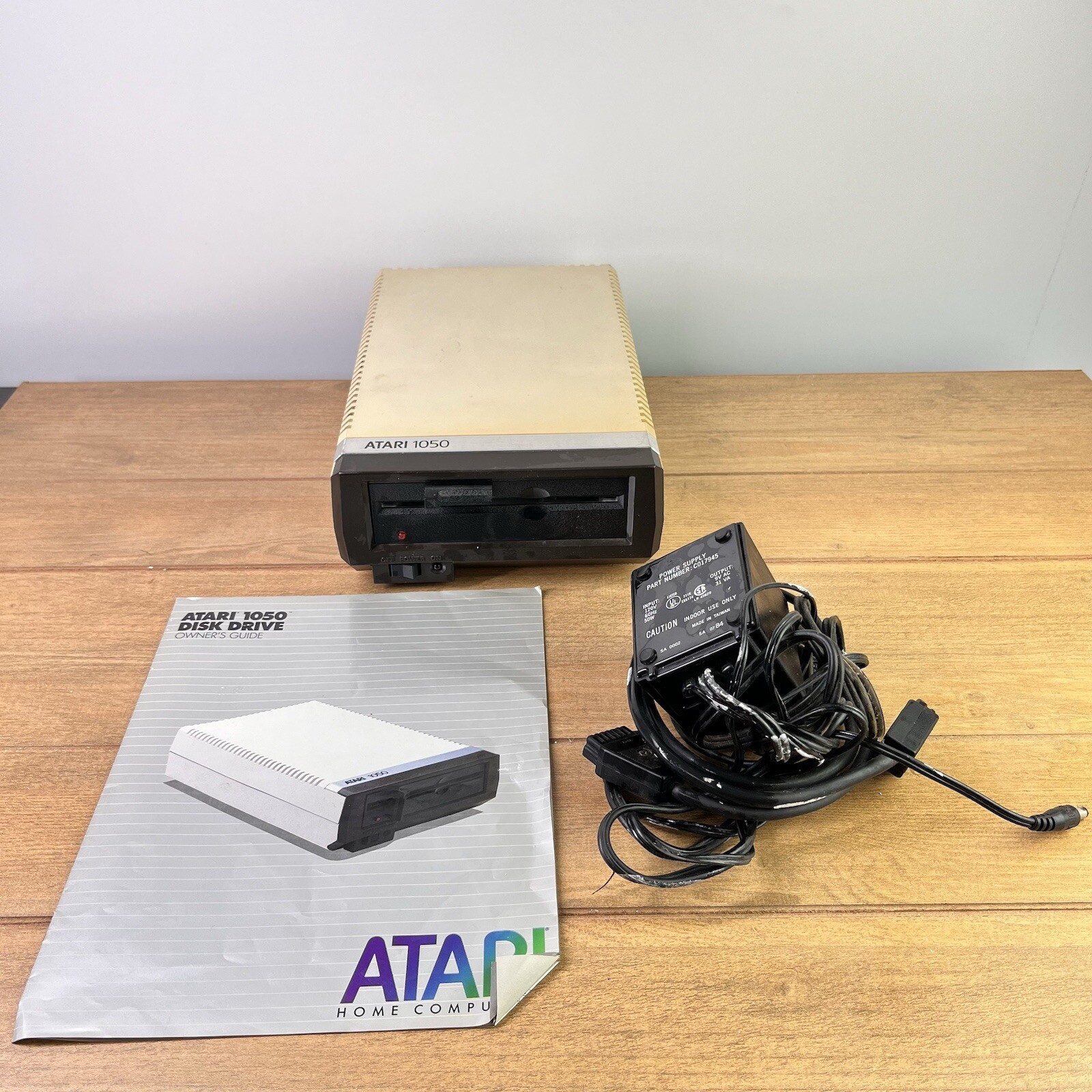 Atari 1050 5.25" Floppy Disk Drive (Power cables) Complete w/Original Box
