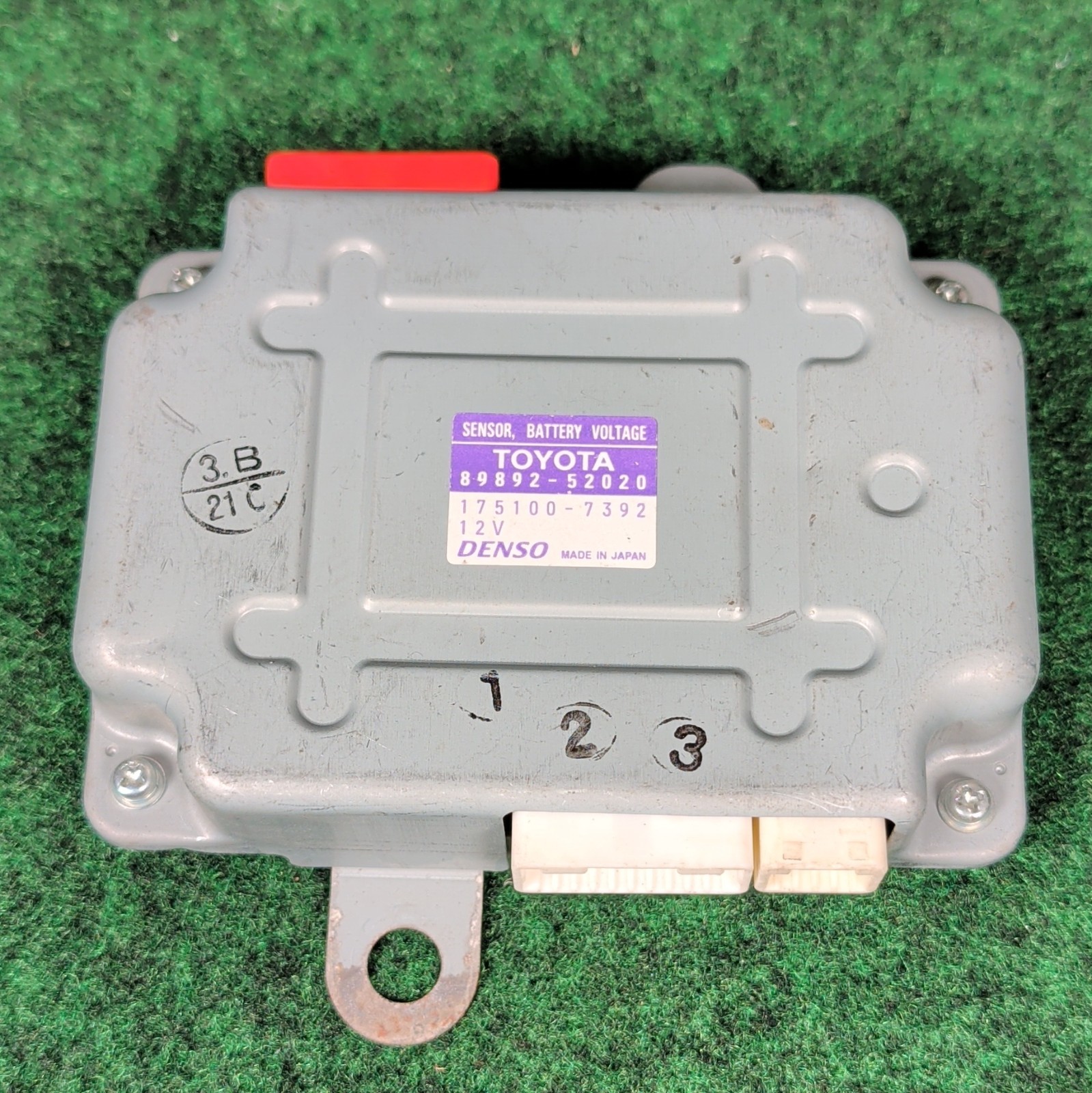 Toyota Sienta 2018-2024 Hybrid Battery Voltage Sensor 89892-52020 OEM