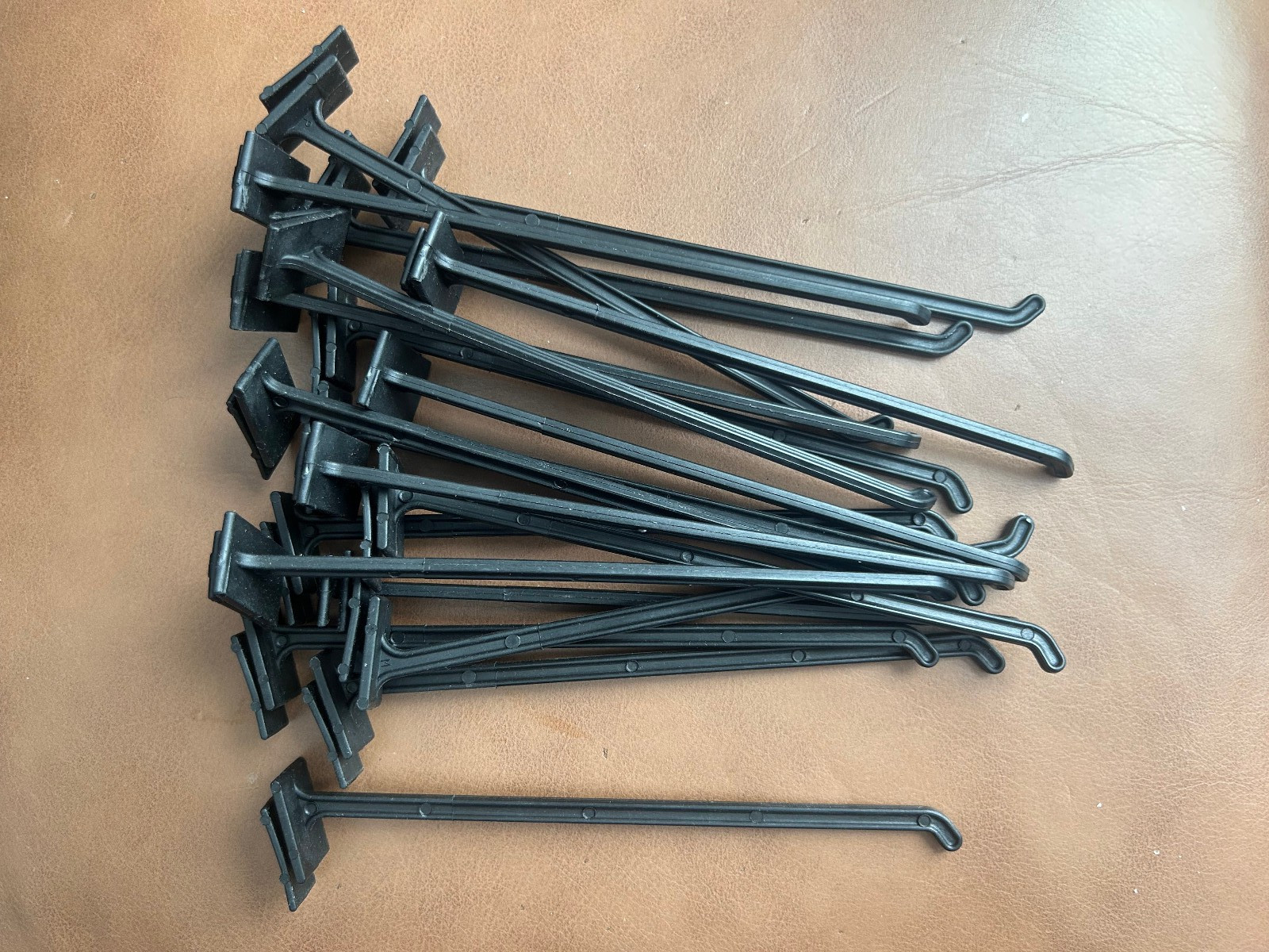 Lot Of 32  6 Inch Long - Black - Plastic - Corrugated Display Hooks