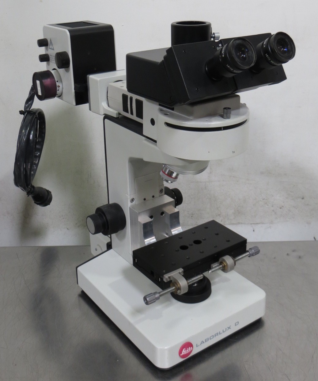 T199186 Leitz Laborlux D Trinocular Microscope w/ EF 4X Objective
