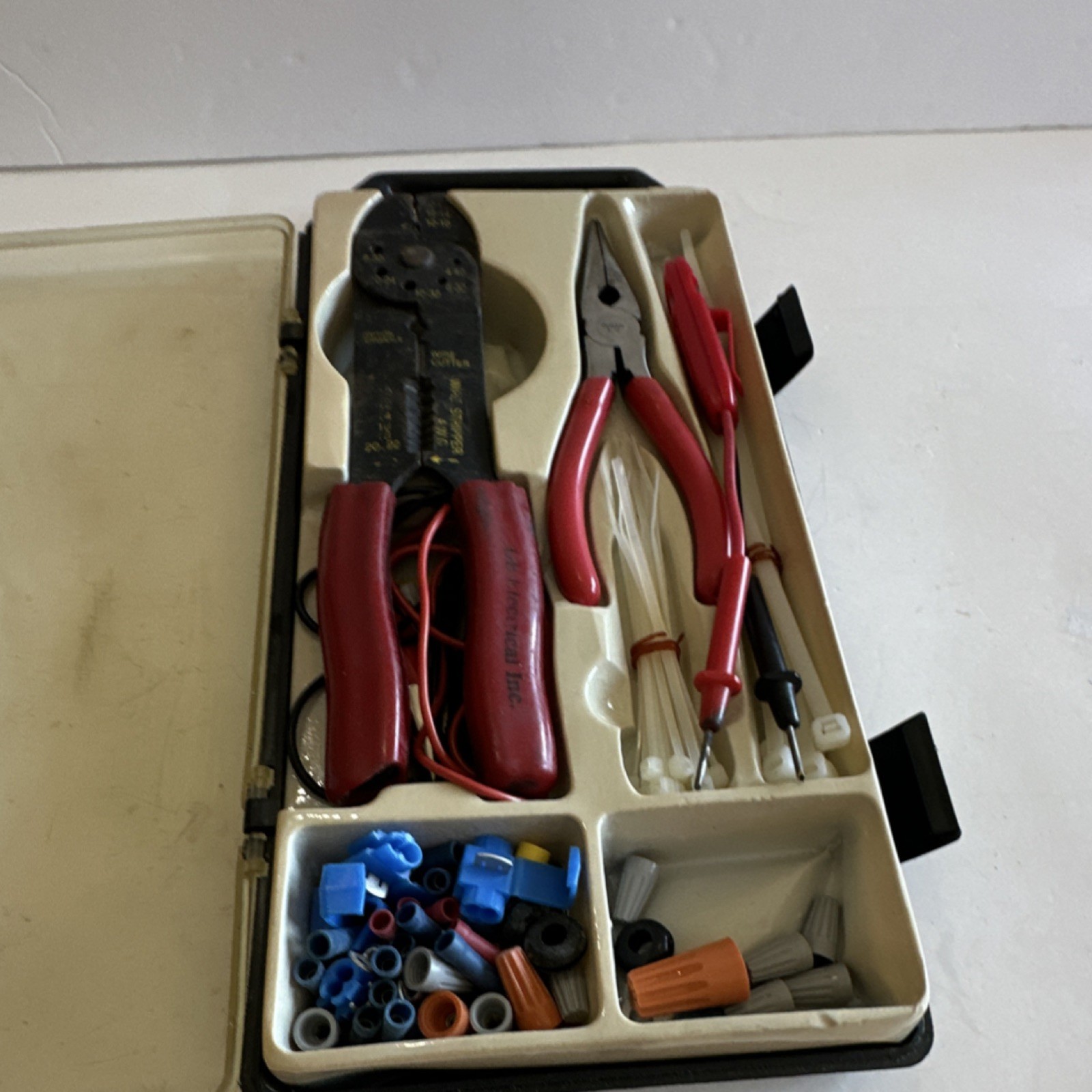 Ideal Industries Electrical Tool Kit w/ Wire Stripper/Cutter & Pliers