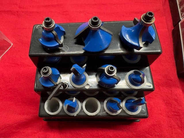 WOOD ROUTER 12 Piece Set, 1/2" Shank, Carbide Tipped - missing 2 routers