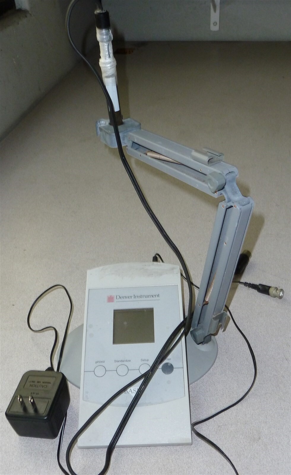 Denver Instruments Basic pH meter