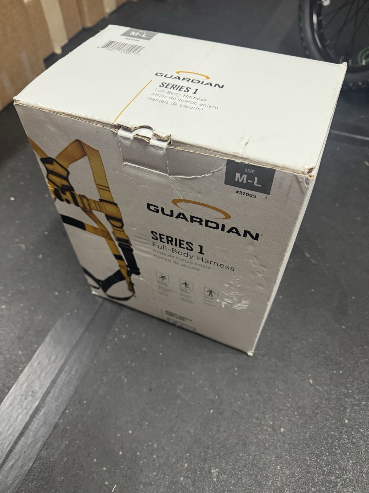 Guardian Fall Protection 37005B Full Body Harness  Black/Yellow, Size M-L NEW