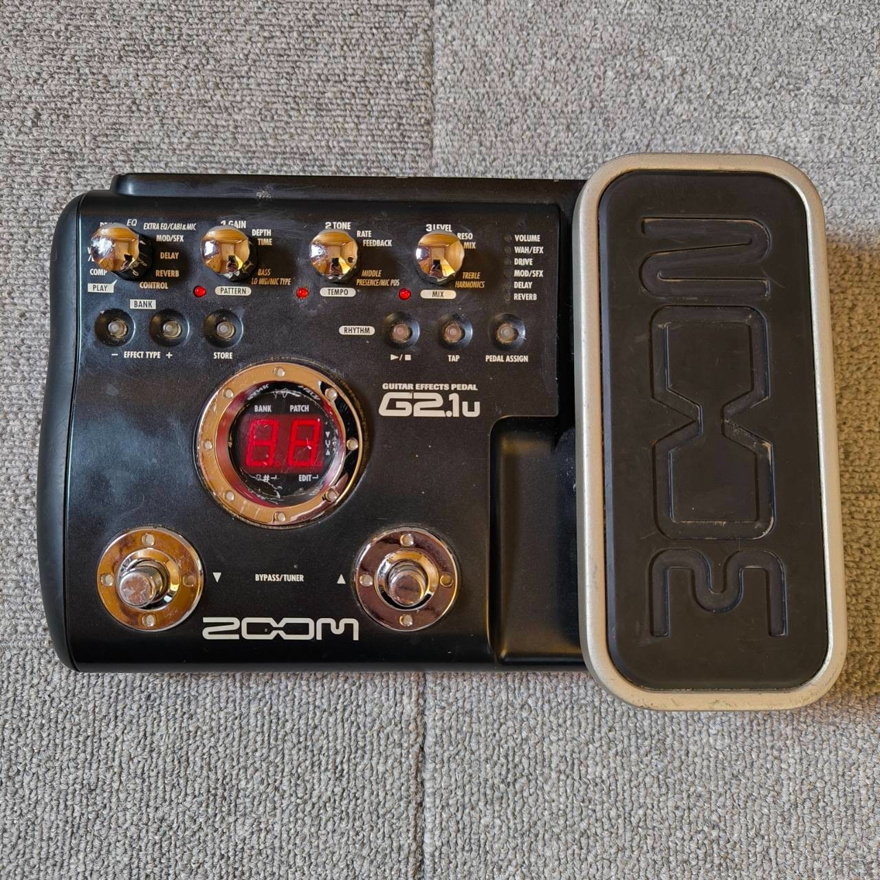 Zoom G2.1u Multi Effects Guitar Effect Pedal w/AC Adapter From Japan