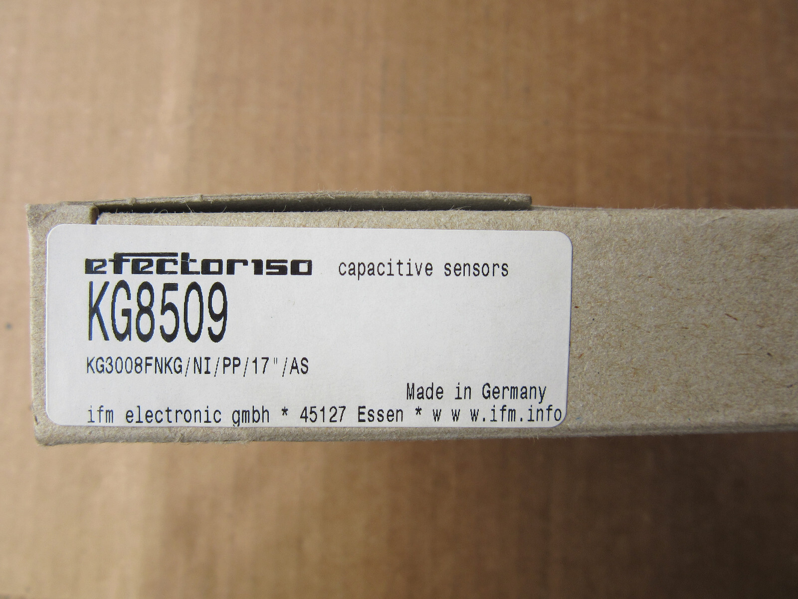 IFM KG8509 Capacitive Sensor KG3008FNKG/NI/PP/17"/AS NEW!!! in Box Free Shipping